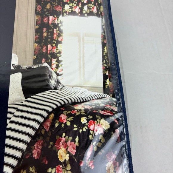 NIP-Chaps Isabella pattern-floral rose pattern on blk-RARE - Picture 10 of 10